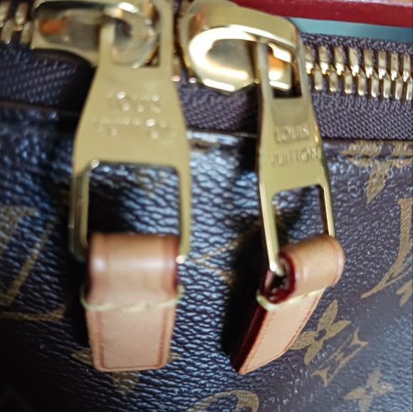 Authentic  Louis Vuitton Sully MM - Picture 7 of 12